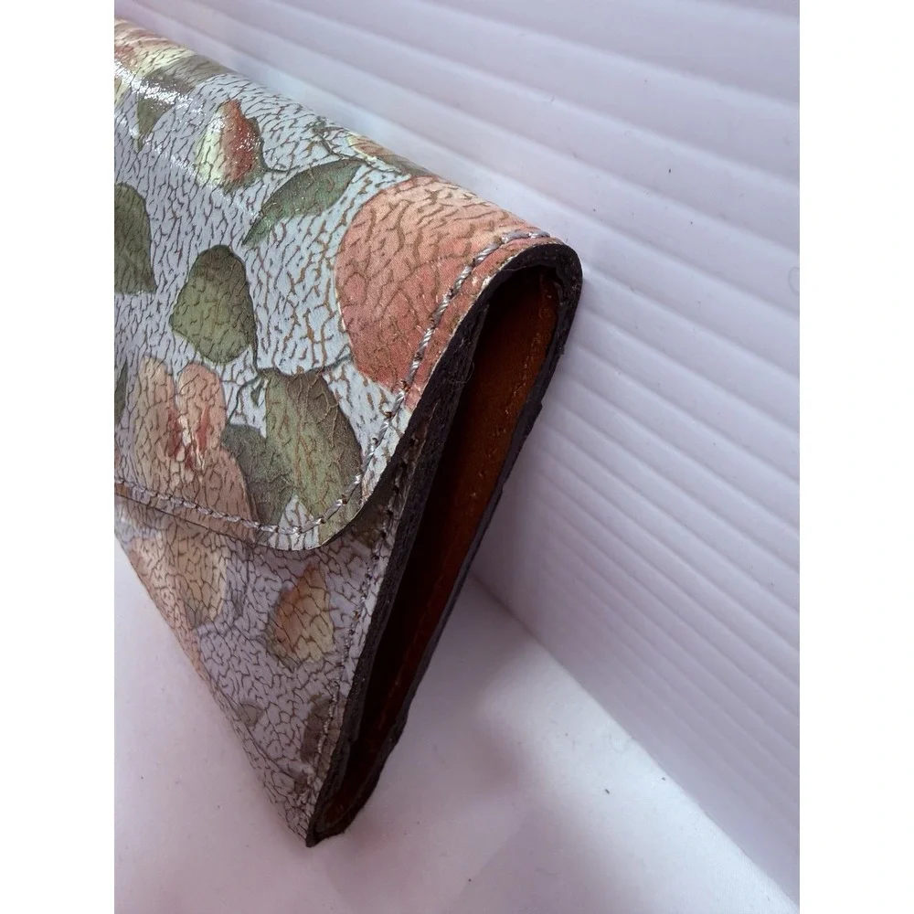 NWT Patricia Nash Aprila Crackled Rose Wallet SUPER RARE RETIRED BLUE PINK MULTI